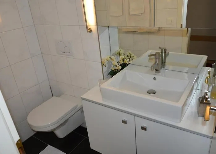 Huebeli - Arm By Interhome Lägenhet