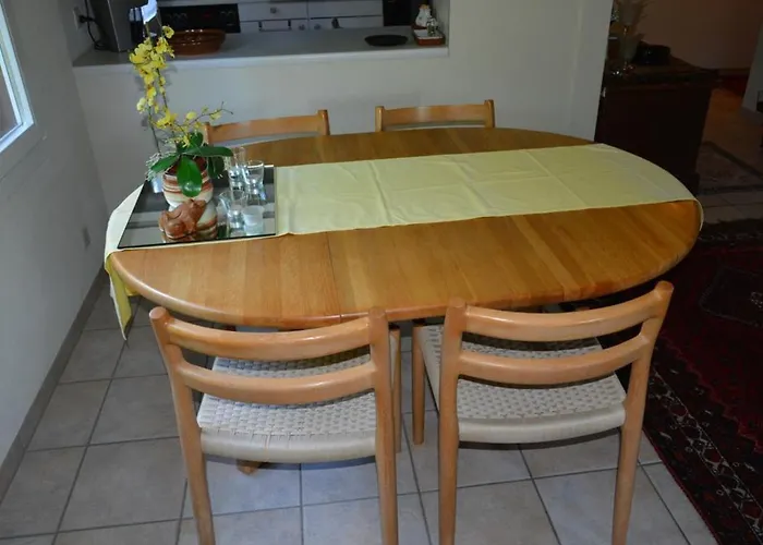 Huebeli - Arm By Interhome Lägenhet